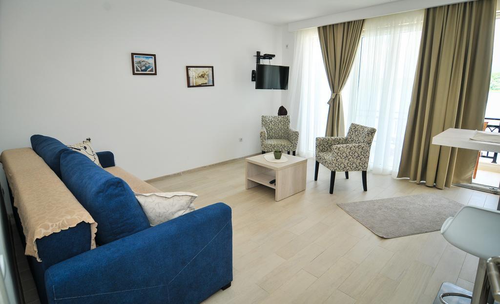 Apartments Zukovac Tivat Exterior foto